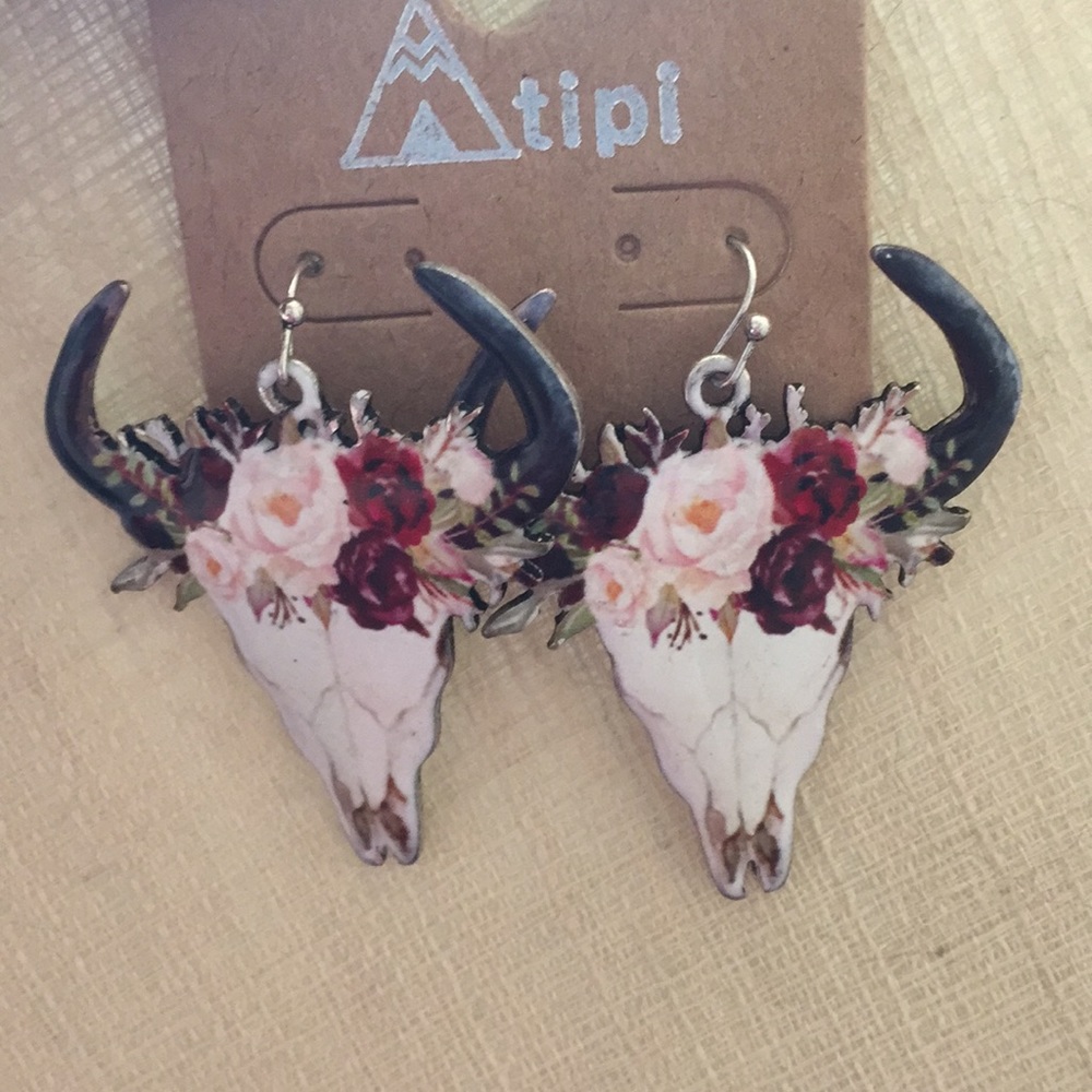 NWOT bull skull earrings